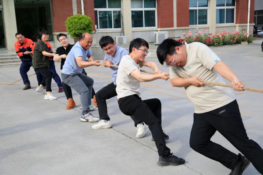 上海山美股份2025春季運(yùn)動會火熱啟幕！拔河、籃球預(yù)賽燃情開戰(zhàn)