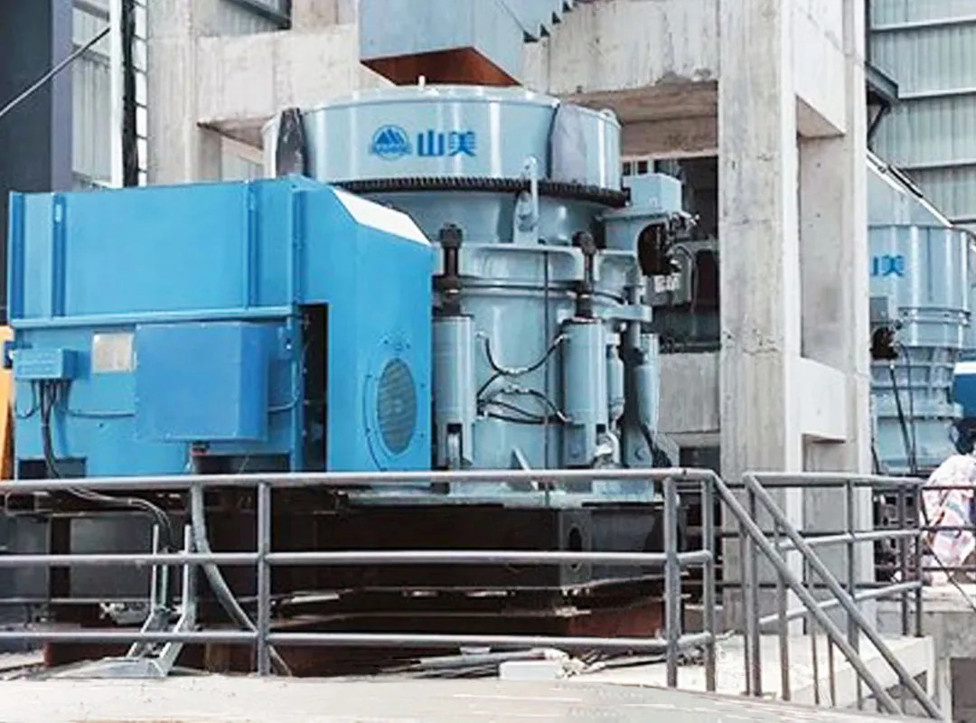 2臺(tái)SMS5000C大型多缸液壓圓錐破碎機(jī)服務(wù)于河南信陽(yáng)時(shí)產(chǎn)1400噸花崗巖尾礦制砂生產(chǎn)項(xiàng)目